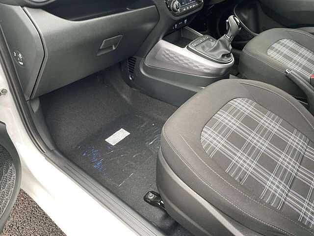 Hyundai I10 1.2 [79] Premium 5dr Auto [Nav] Special solid paint - Atlas white