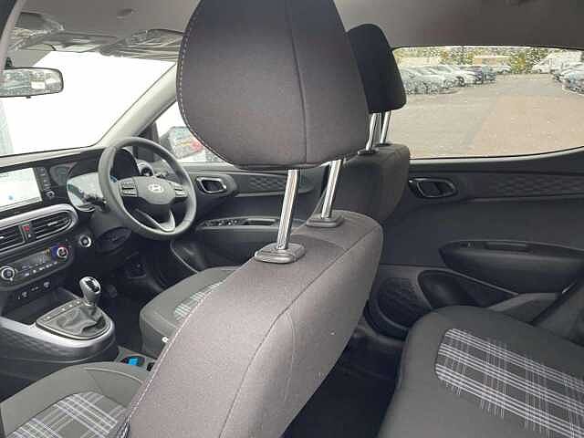 Hyundai I10 1.2 [79] Premium 5dr Auto [Nav] Special solid paint - Atlas white