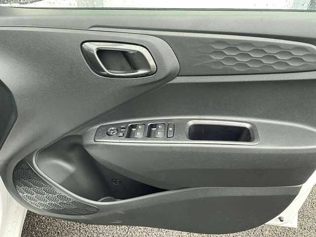 Hyundai I10 1.2 [79] Premium 5dr Auto [Nav] Special solid paint - Atlas white