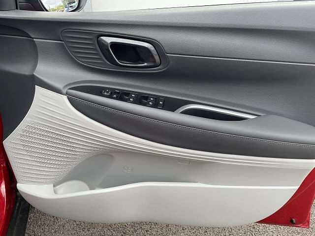 Hyundai BAYON 1.0 TGDi [90] Tech Line 5dr DCT Red