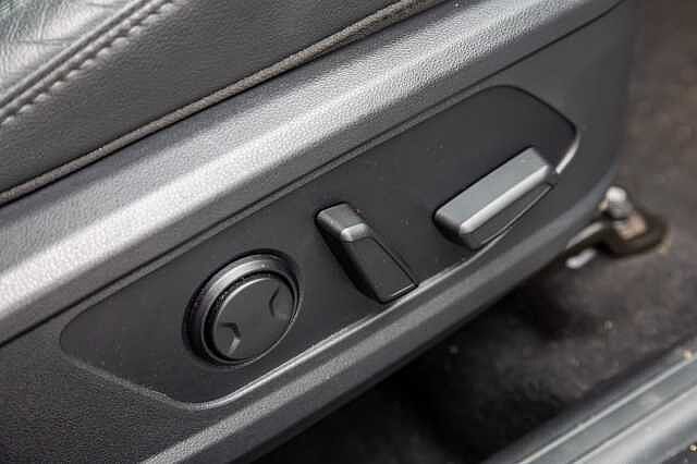 Hyundai TUCSON 1.6 TGDi Hybrid 230 Ultimate 5dr 2WD Auto Polar White