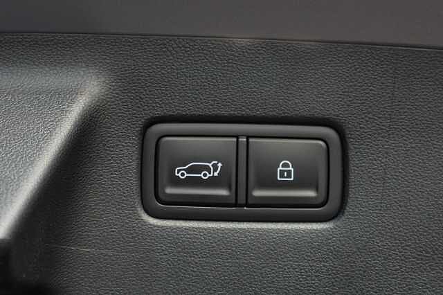 Hyundai SANTA FE 1.6 TGDi Plug-in Hybrid Ultimate 5dr 4WD Auto Typhoon Silver