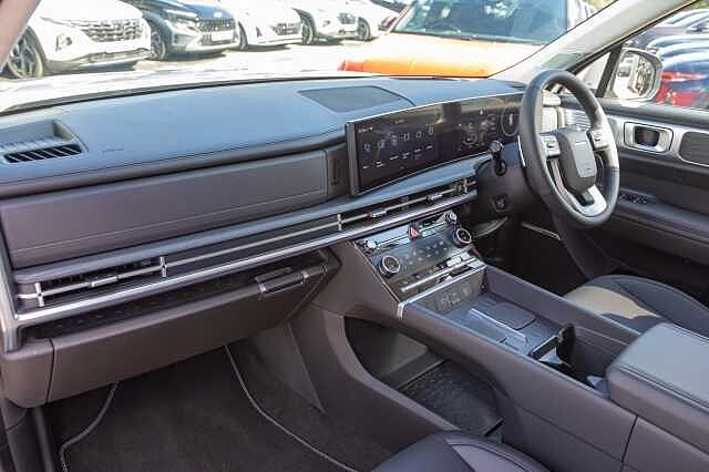 Hyundai SANTA FE 1.6 TGDi Plug-in Hybrid Ultimate 5dr 4WD Auto Typhoon Silver