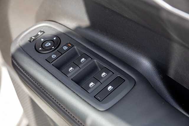 Hyundai SANTA FE 1.6 TGDi Plug-in Hybrid Ultimate 5dr 4WD Auto Typhoon Silver