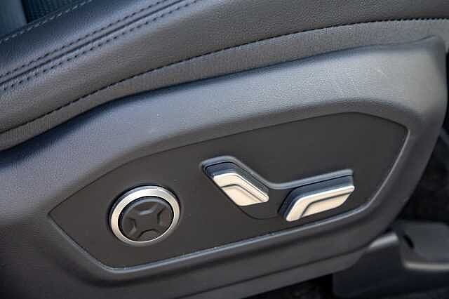 Hyundai SANTA FE 1.6 TGDi Plug-in Hybrid Ultimate 5dr 4WD Auto Typhoon Silver