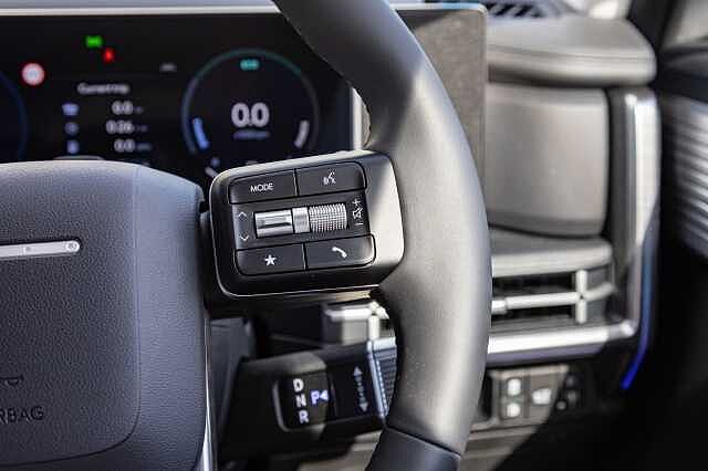 Hyundai SANTA FE 1.6 TGDi Plug-in Hybrid Ultimate 5dr 4WD Auto Typhoon Silver