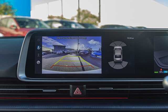 Hyundai IONIQ 6 E (228ps) Premium 77kWh (Single Motor) RWD Gold