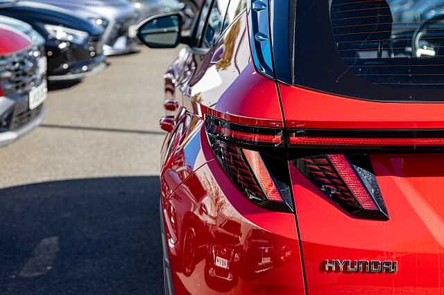 Hyundai TUCSON 1.6 TGDi SE Connect 5dr 2WD Engine Red