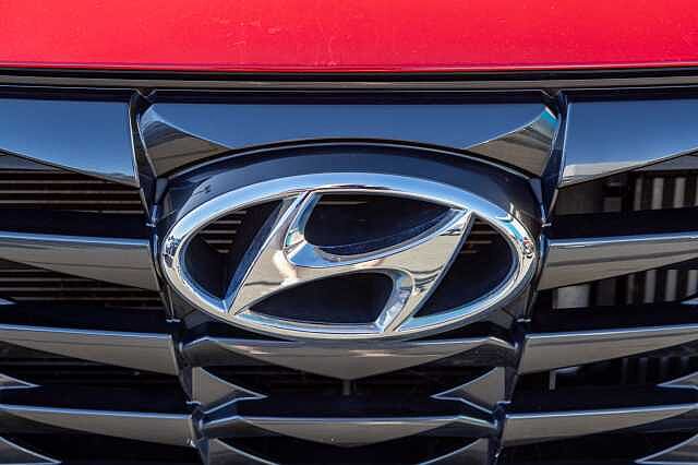 Hyundai TUCSON 1.6 TGDi SE Connect 5dr 2WD Engine Red