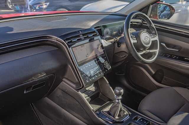 Hyundai TUCSON 1.6 TGDi SE Connect 5dr 2WD Engine Red