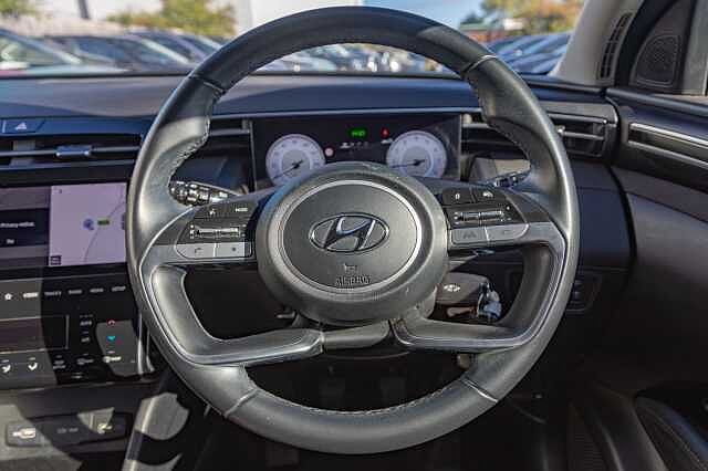 Hyundai TUCSON 1.6 TGDi SE Connect 5dr 2WD Engine Red