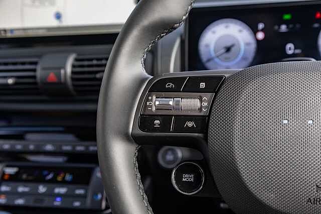 Hyundai INSTER 85kW 02 49kWh 5dr Auto Phantom Black