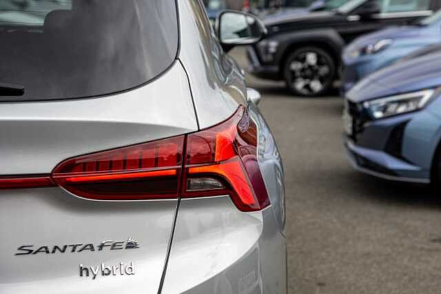 Hyundai SANTA FE 1.6 TGDi Hybrid Premium 5dr Auto Typhoon Silver