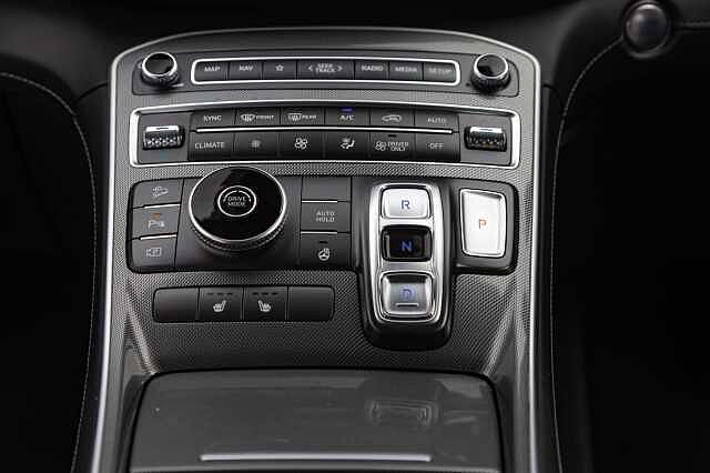 Hyundai SANTA FE 1.6 TGDi Hybrid Premium 5dr Auto Typhoon Silver