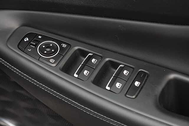 Hyundai SANTA FE 1.6 TGDi Hybrid Premium 5dr Auto Typhoon Silver