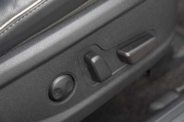 Hyundai SANTA FE 1.6 TGDi Hybrid Premium 5dr Auto Typhoon Silver