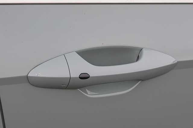 Hyundai KONA 1.6 Hybrid 129 Ultimate 5dr DCT MIRAGE GREEN