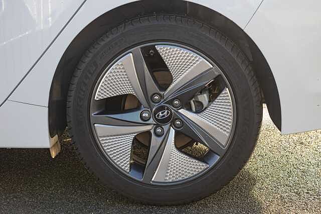 Hyundai IONIQ 1.6 GDi Hybrid Premium SE 5dr DCT