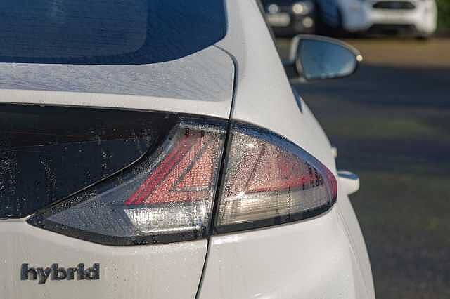 Hyundai IONIQ 1.6 GDi Hybrid Premium SE 5dr DCT