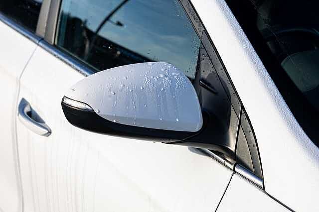 Hyundai IONIQ 1.6 GDi Hybrid Premium SE 5dr DCT