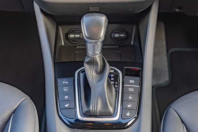 Hyundai IONIQ 1.6 GDi Hybrid Premium SE 5dr DCT