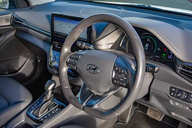 Hyundai IONIQ 1.6 GDi Hybrid Premium SE 5dr DCT