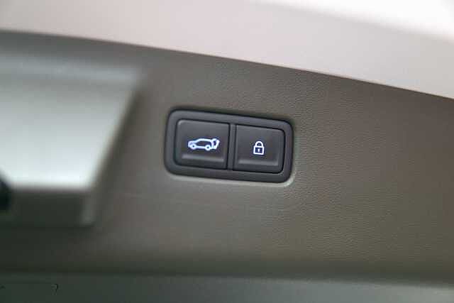 Hyundai SANTA FE 1.6 TGDi 239 Hybrid Ultimate 5dr Auto