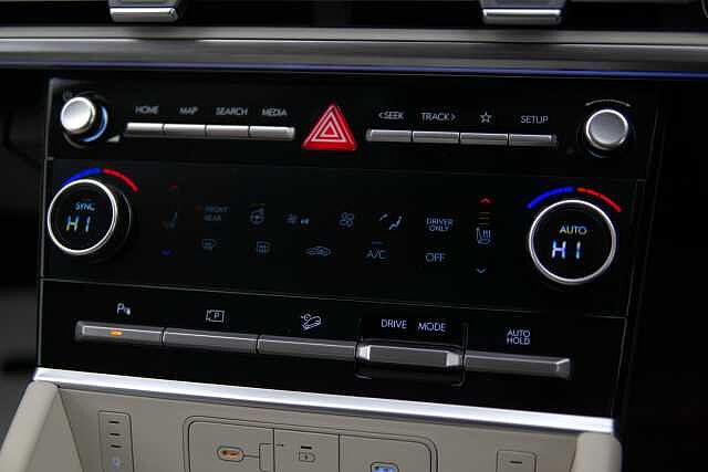 Hyundai SANTA FE 1.6 TGDi 239 Hybrid Ultimate 5dr Auto