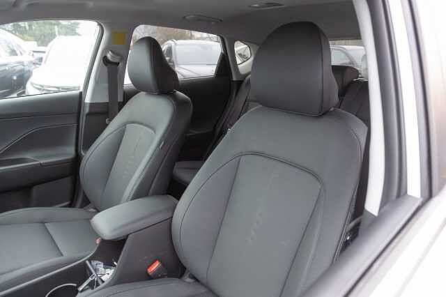 Hyundai KONA 1.6 Hybrid 129 Ultimate 5dr DCT Atlas White