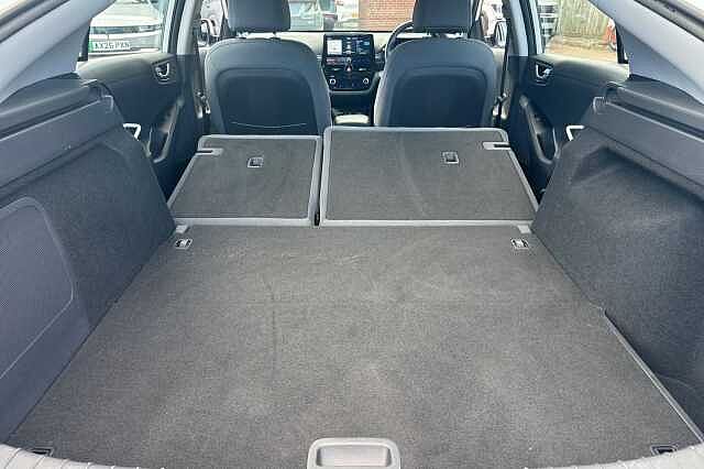 Hyundai IONIQ 100kW Premium 38kWh 5dr Auto