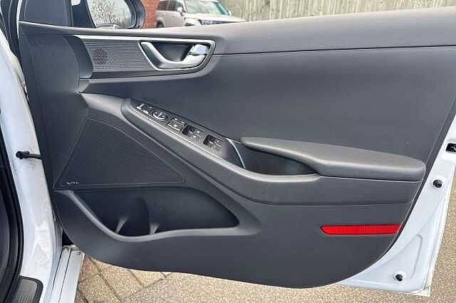 Hyundai IONIQ 100kW Premium 38kWh 5dr Auto