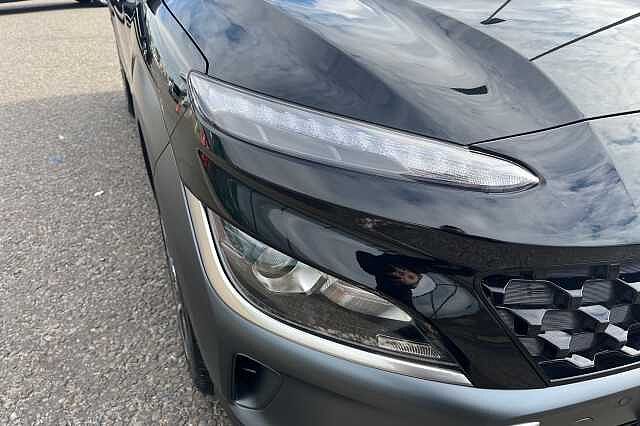 Hyundai KONA 1.6 H Gdi Premium Suv 5dr Petrol Hybrid Dct Euro 6 (s/s) (141 Ps) Black