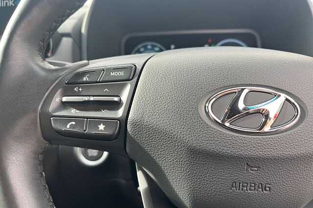 Hyundai KONA 1.6 H Gdi Premium Suv 5dr Petrol Hybrid Dct Euro 6 (s/s) (141 Ps) Black
