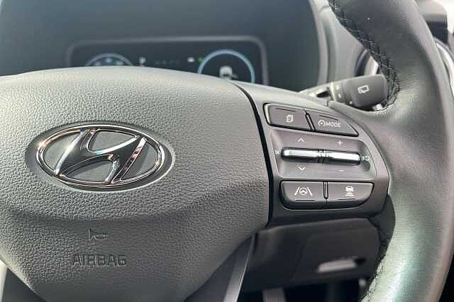 Hyundai KONA 1.6 H Gdi Premium Suv 5dr Petrol Hybrid Dct Euro 6 (s/s) (141 Ps) Black