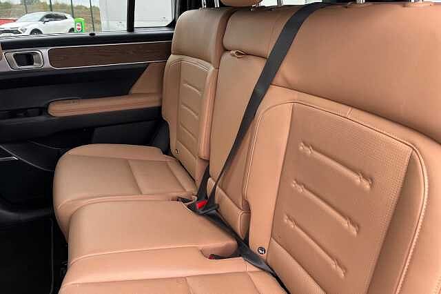 Hyundai SANTA FE 1.6 H T Gdi Ultimate Suv 5dr Petrol Hybrid Auto Euro 6 (s/s) (7seat) (215 Ps) Abyss Black