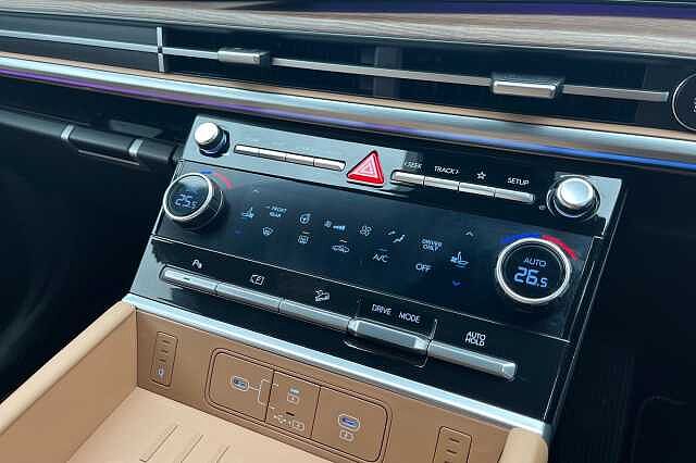 Hyundai SANTA FE 1.6 H T Gdi Ultimate Suv 5dr Petrol Hybrid Auto Euro 6 (s/s) (7seat) (215 Ps) Abyss Black