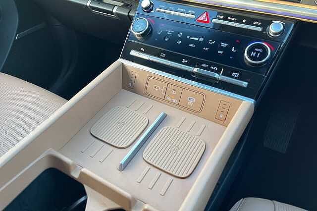 Hyundai SANTA FE 1.6 H T Gdi Ultimate Suv 5dr Petrol Hybrid Auto Euro 6 (s/s) (7seat) (215 Ps) Abyss Black