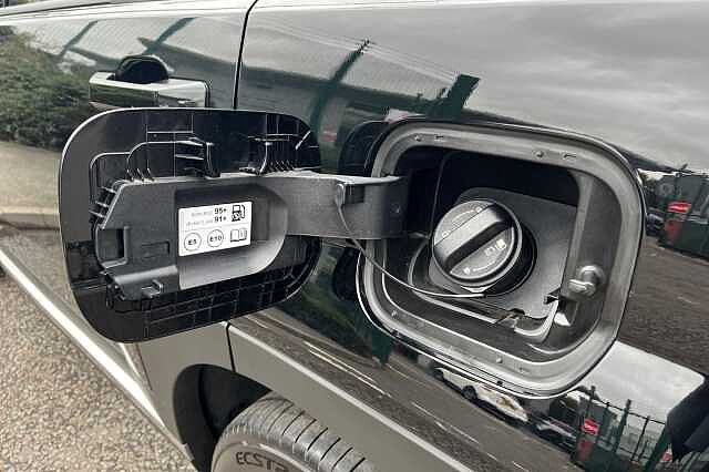 Hyundai SANTA FE 1.6 H T Gdi Ultimate Suv 5dr Petrol Hybrid Auto Euro 6 (s/s) (7seat) (215 Ps) Abyss Black