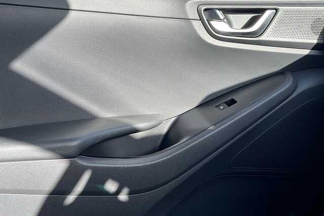 Hyundai Ioniq 1.6 H Gdi Premium Hatchback 5dr Petrol Hybrid Dct Euro 6 (s/s) (141 Ps)