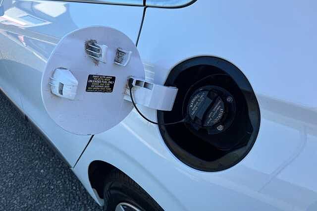 Hyundai Ioniq 1.6 H Gdi Premium Hatchback 5dr Petrol Hybrid Dct Euro 6 (s/s) (141 Ps)