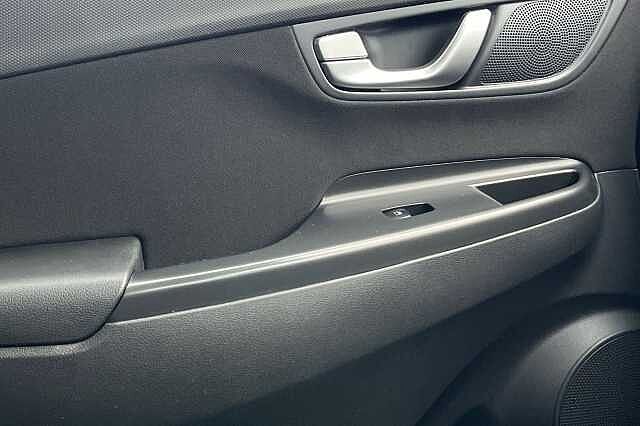 Hyundai KONA 1.6 H Gdi Premium Suv 5dr Petrol Hybrid Dct Euro 6 (s/s) (141 Ps) Surfy Blue