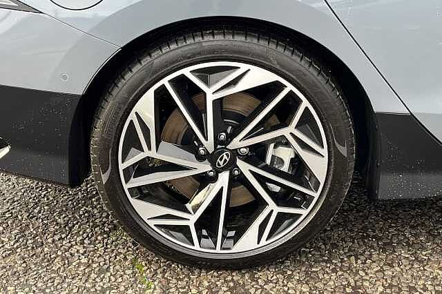 Hyundai IONIQ 6 77.4kwh Ultimate Saloon 4dr Electric Auto Awd (325 Ps) Additional Pearl - Transmission blue