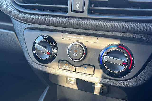 Hyundai I10 1.2 Se Connect Hatchback 5dr Petrol Manual Euro 6 (s/s) (84 Ps) Red