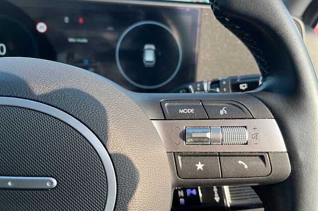 Hyundai KONA 1.6 H Gdi Advance Suv 5dr Petrol Hybrid Dct Euro 6 (s/s) (141 Ps) Atlas White