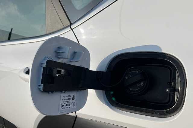 Hyundai KONA 1.6 H Gdi Advance Suv 5dr Petrol Hybrid Dct Euro 6 (s/s) (141 Ps) Atlas White