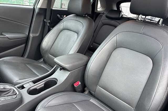 Hyundai KONA 1.6 H Gdi Ultimate Suv 5dr Petrol Hybrid Dct Euro 6 (s/s) (141 Ps) Black