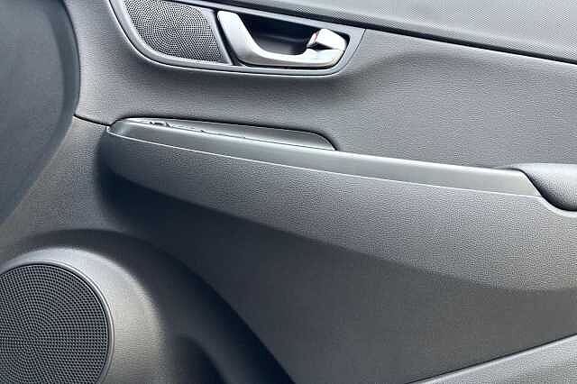 Hyundai KONA 1.6 H Gdi Ultimate Suv 5dr Petrol Hybrid Dct Euro 6 (s/s) (141 Ps) Black
