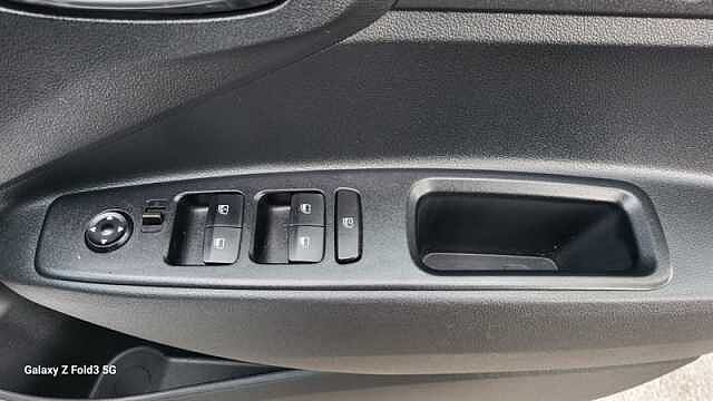 Hyundai I10 1.0 SE Connect Hatchback 5dr Petrol Auto Euro 6 (s/s) (67 ps) White