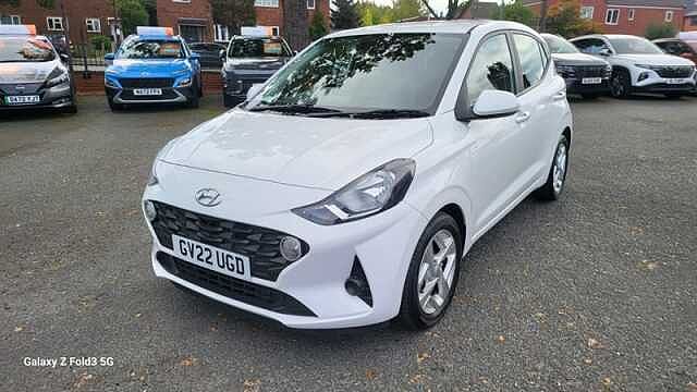 Hyundai I10 1.0 SE Connect Hatchback 5dr Petrol Auto Euro 6 (s/s) (67 ps) White