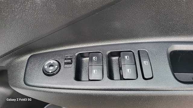 Hyundai I10 1.0 SE Connect Hatchback 5dr Petrol Manual Euro 6 (s/s) (67 ps) White